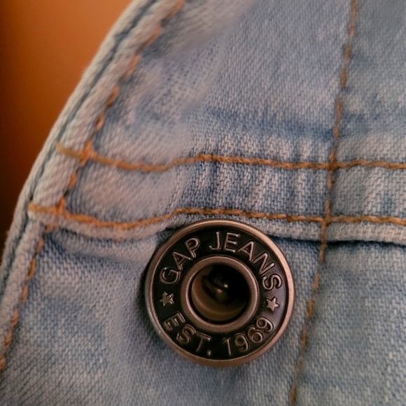 EUC/ Gap denim/jeans Jacket - Picture 4 of 4